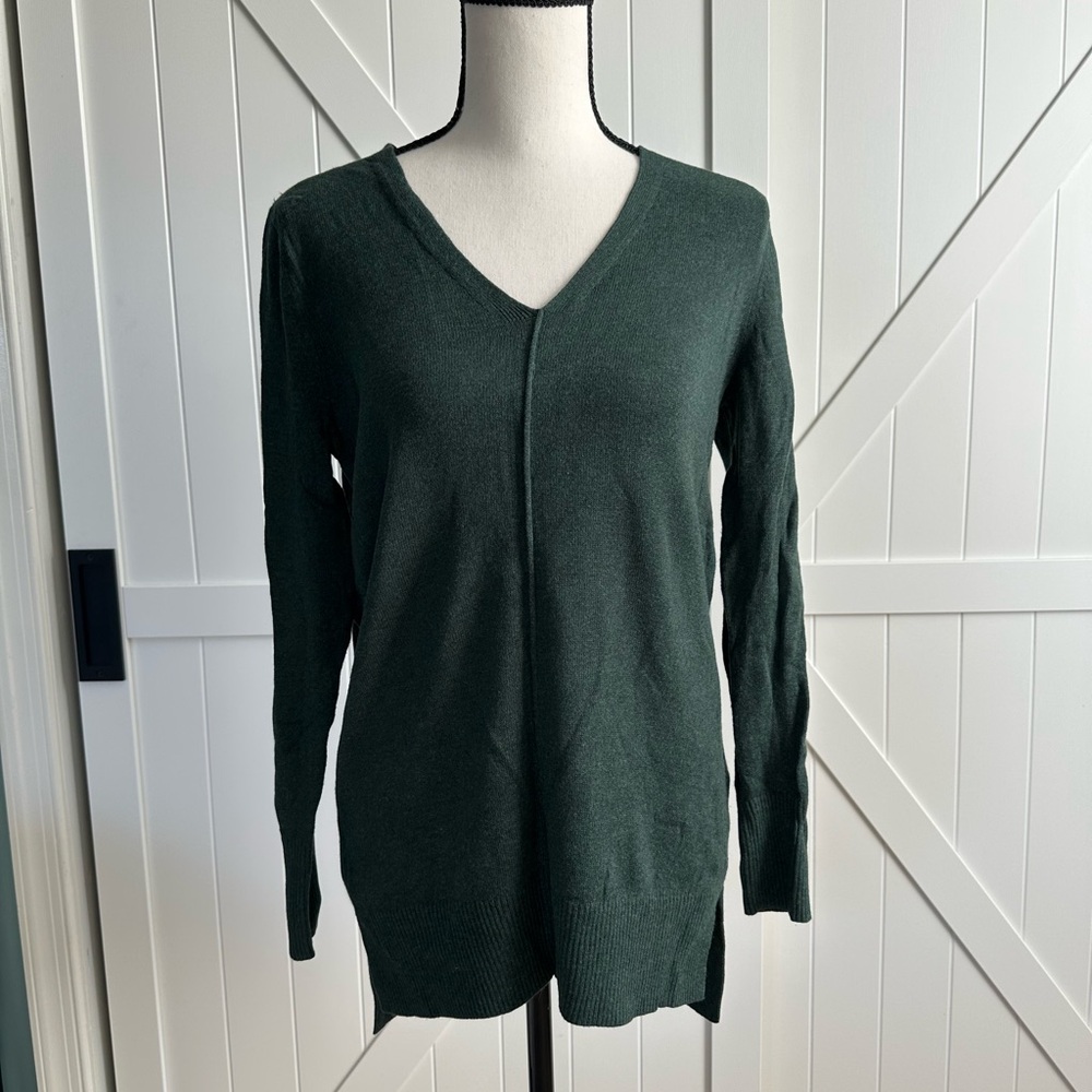 Old Navy Green Women’s V-Neck Tunic Sweater Small Hi-Low Hem Soft Knit Top